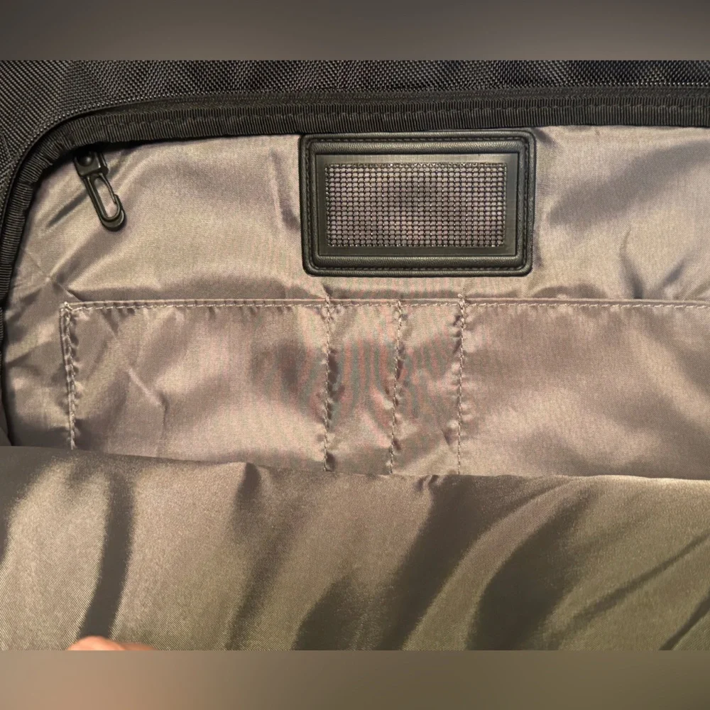 Targus High End Soft Matte Black Men's Briefcase Laptop Shoulder Bag MINTY